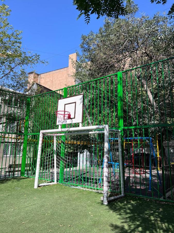Vernisaj Apt At Republic Square & Ruben Tours Yerevan Exterior photo